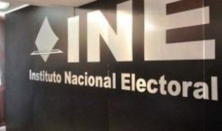 Recibe INE solicitud de registro de candidato independiente al senado